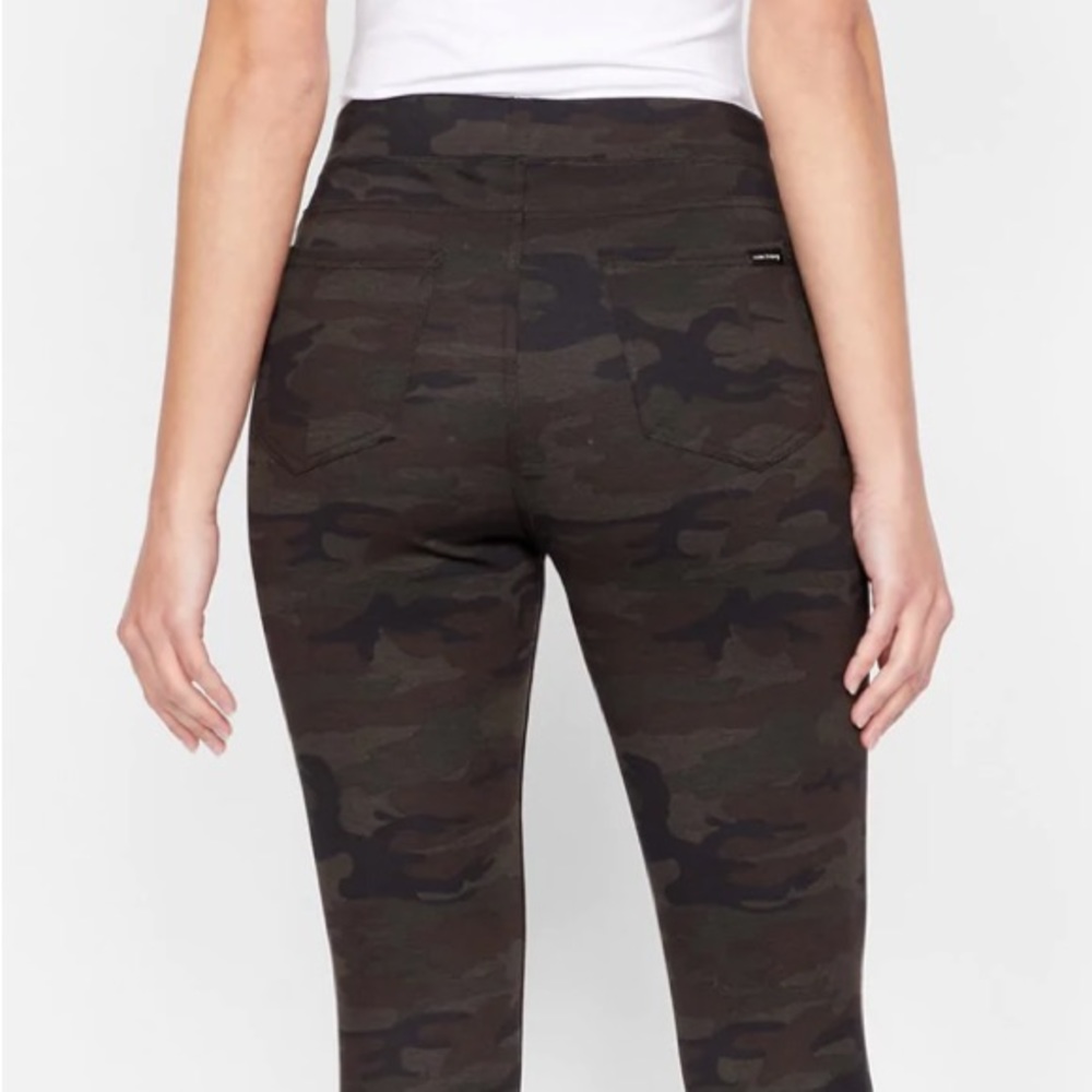 NWOT  SANCTUARY Forest Camo Runway Women’s Leggings Size Small